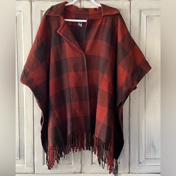 Marc New York Sweaters - 🟤MARC NEW YORK Oversized Plaid Fringe Poncho in Brick Red/Charcoal ONE SIZE